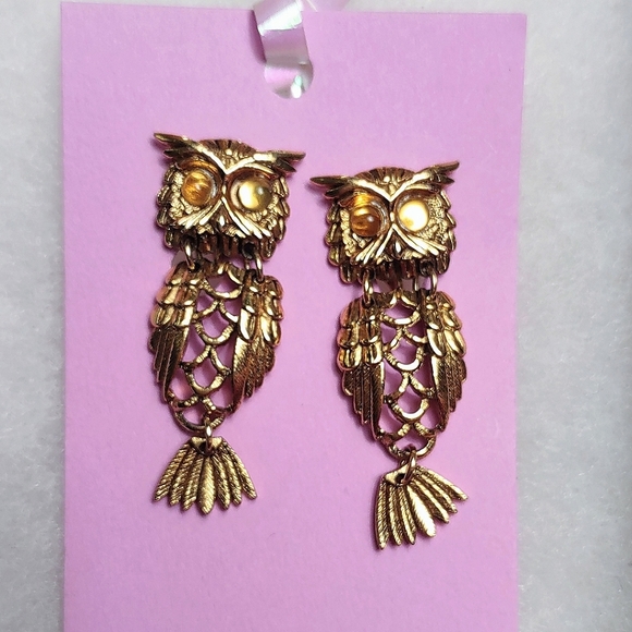 Park Lane Jewelry - Bright Eyed Owl Clip Earrings